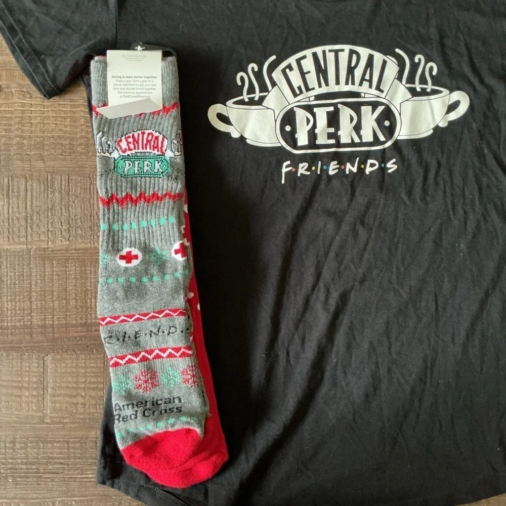FRIENDS black tee